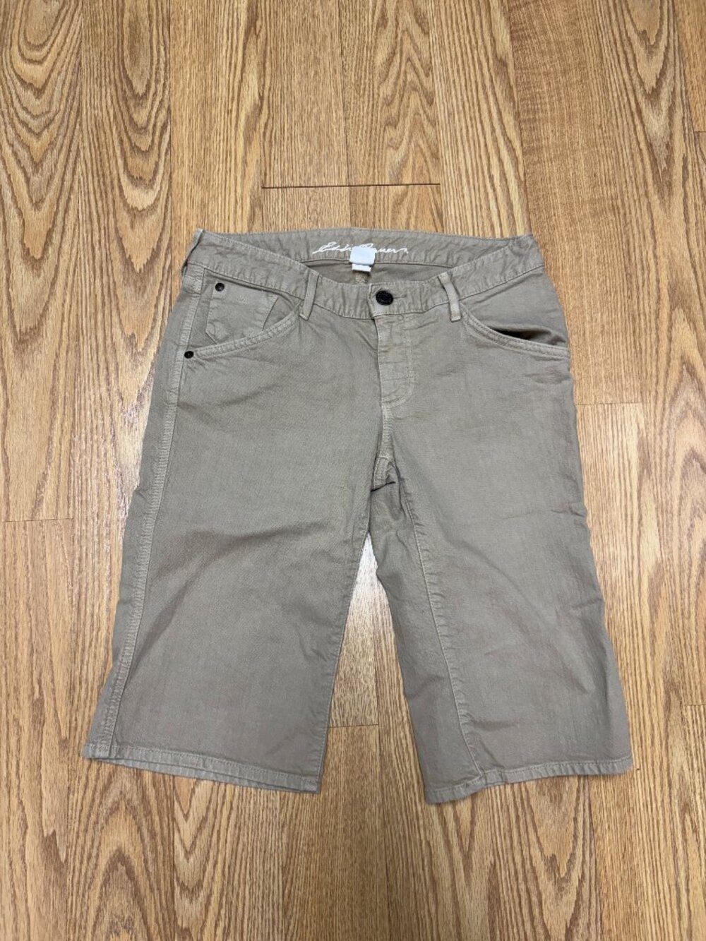 Women's Eddie Bauer Capri Pants Size 2 Tan Button Zip